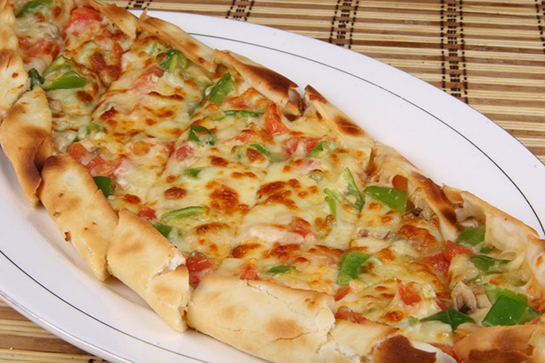 Sebzeli Kaşarlı Pide